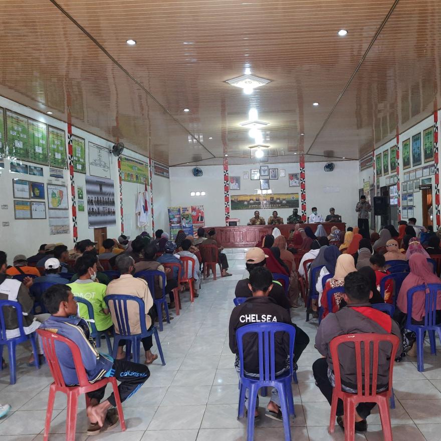 Peratin Hermanto Bagikan BLT DD Juli-Agustus Secara Transparan